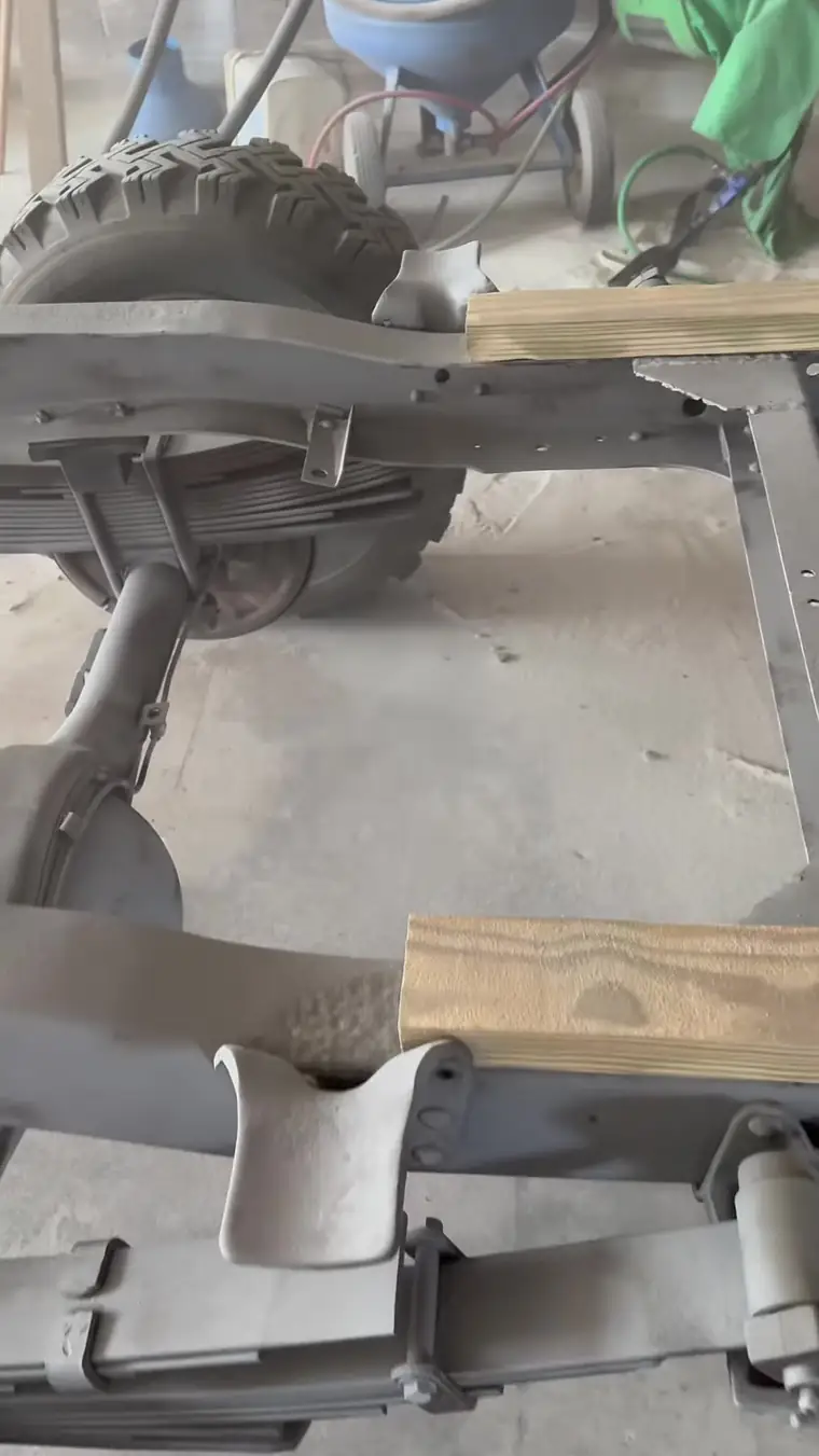Rear axle and frame after sandblasting